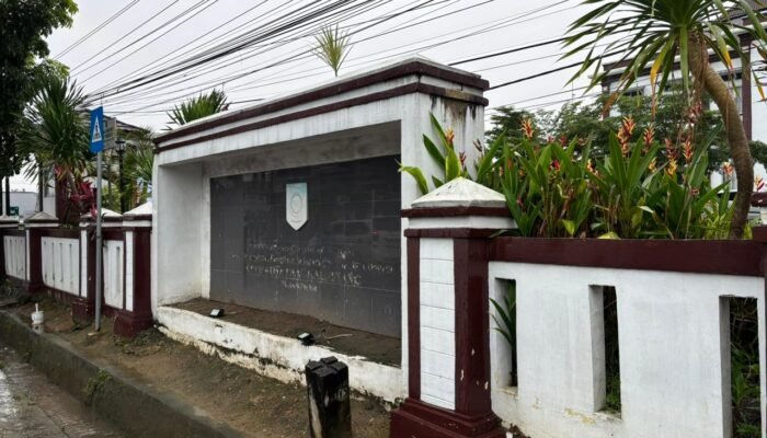 Samsat Abai Marwah Provinsi: Papan Nama Rusak, Andalkan Sponsor Honda, Cederai Wibawa Gubernur